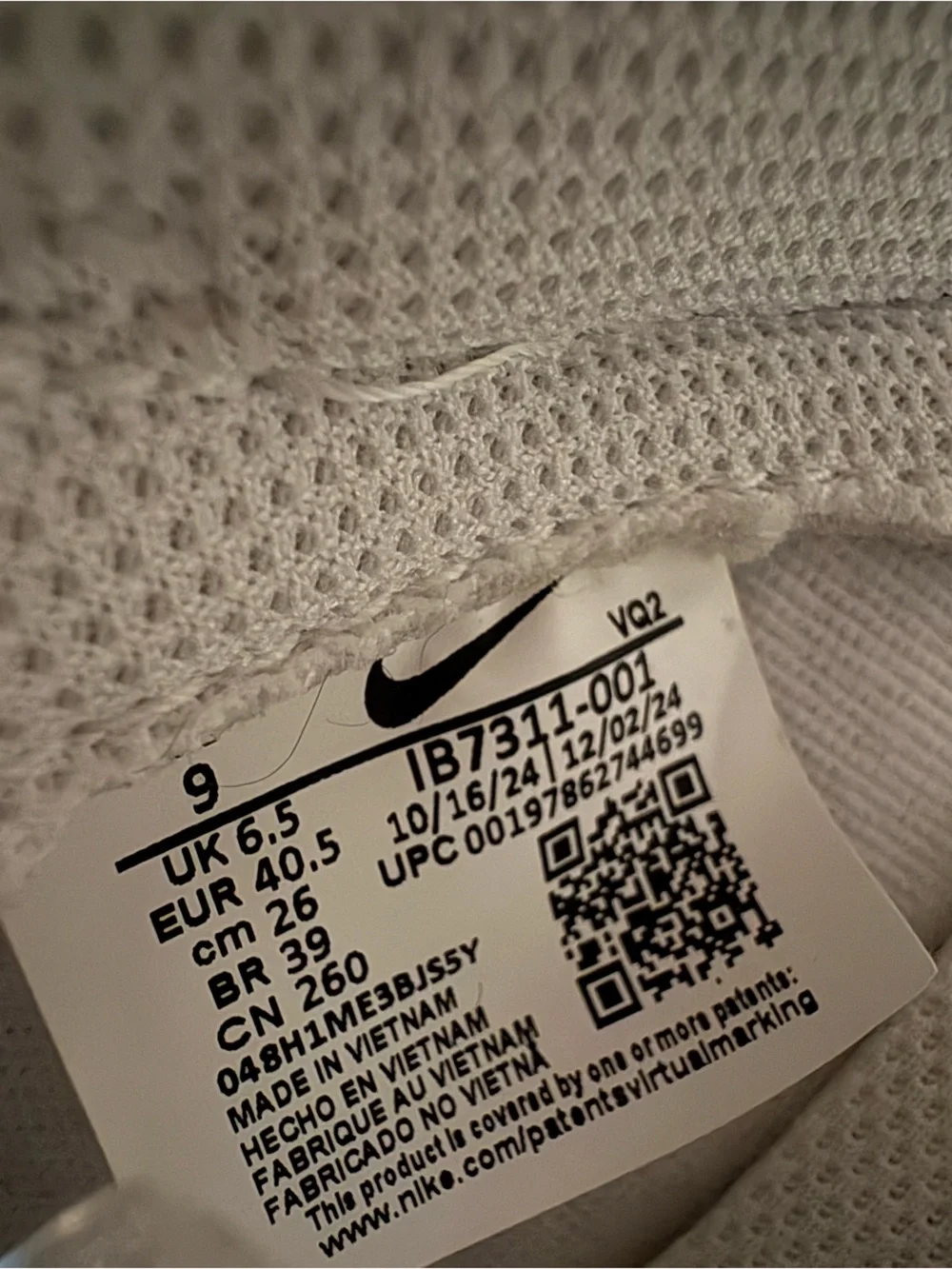 Nike Dunk Lows Womens size 9 Silver and White Lace Shoe Strings Brand New